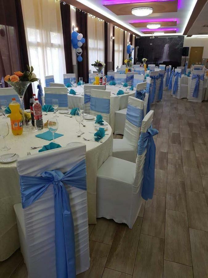 Hostal La Pared Torres de la Alameda Dış mekan fotoğraf